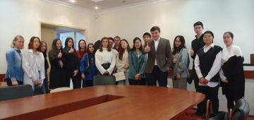 Гостевую лекцию «Ученый как миротворец» провел директор ЦАИ «Евразийский мониторинг» Алибек Тажибаев