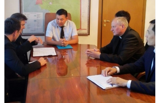 В Мангыстау встретили посла Ватикана в Казахстане