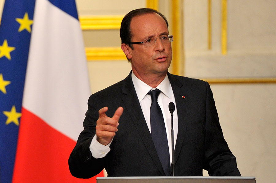 Президент Франции призовет снять антироссийские санкции