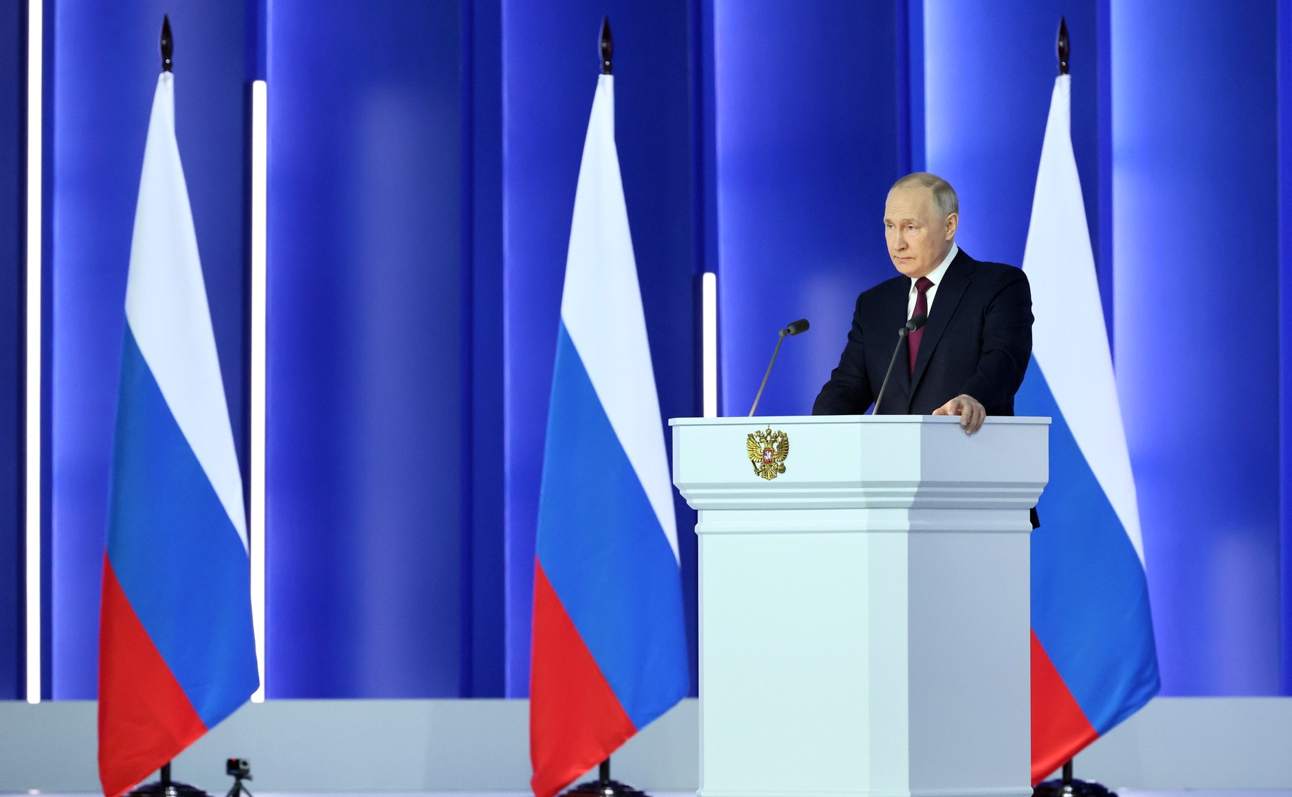 Владимир Путин: Будем расширять перспективные внешнеэкономические связи и выстраивать новые логистические коридоры