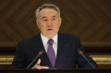 Назарбаев: казахстанцам необходимо сплотиться в условиях кризиса