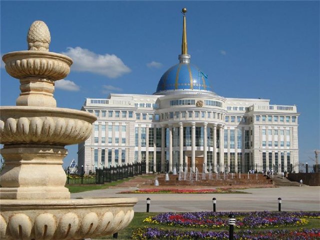 Казахстан между ЕС, Россией и Китаем