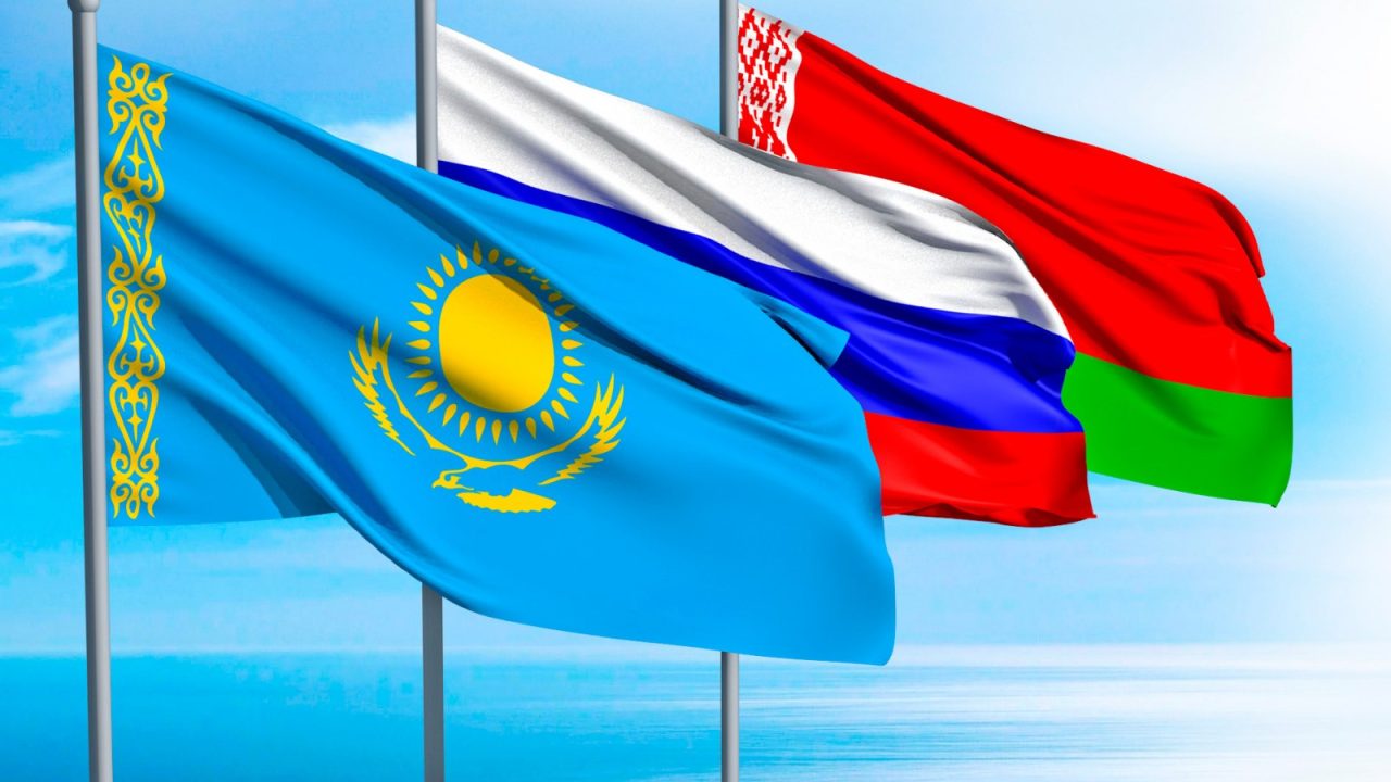 От торговли к производству: почему Казахстану, России и Беларуси пора строить общую индустриальную кооперацию